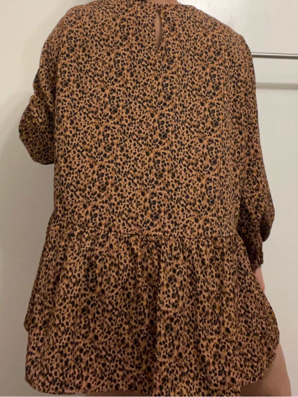 A26 Pomander Place Tuckernuck Leopard Carlota Peplum Blouse Top - Picture 6 of 9